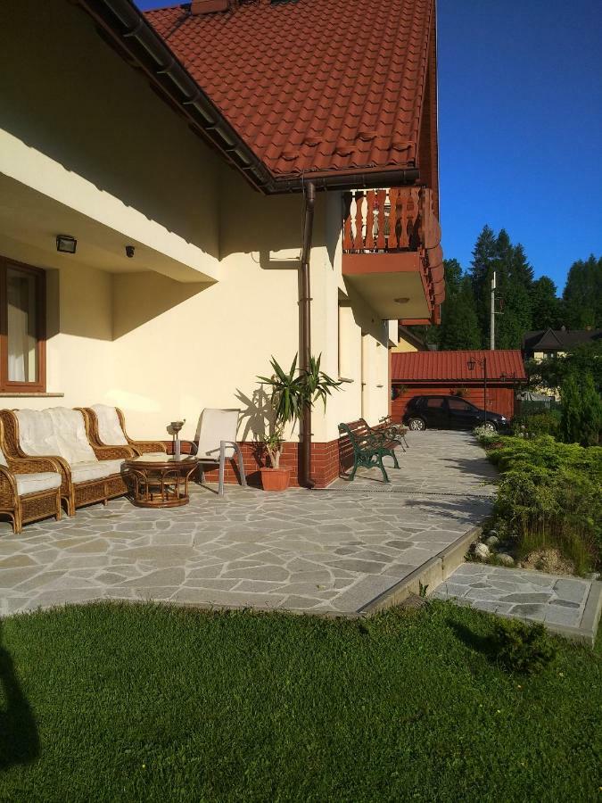 Pokoje Z Aneksami Kuchennymi U Wiktorii Sromowce Nizne Exterior photo